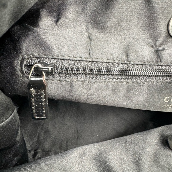 Gucci-Authentic- Hobo Black Canvas, leather / metal strap - Picture 9 of 12